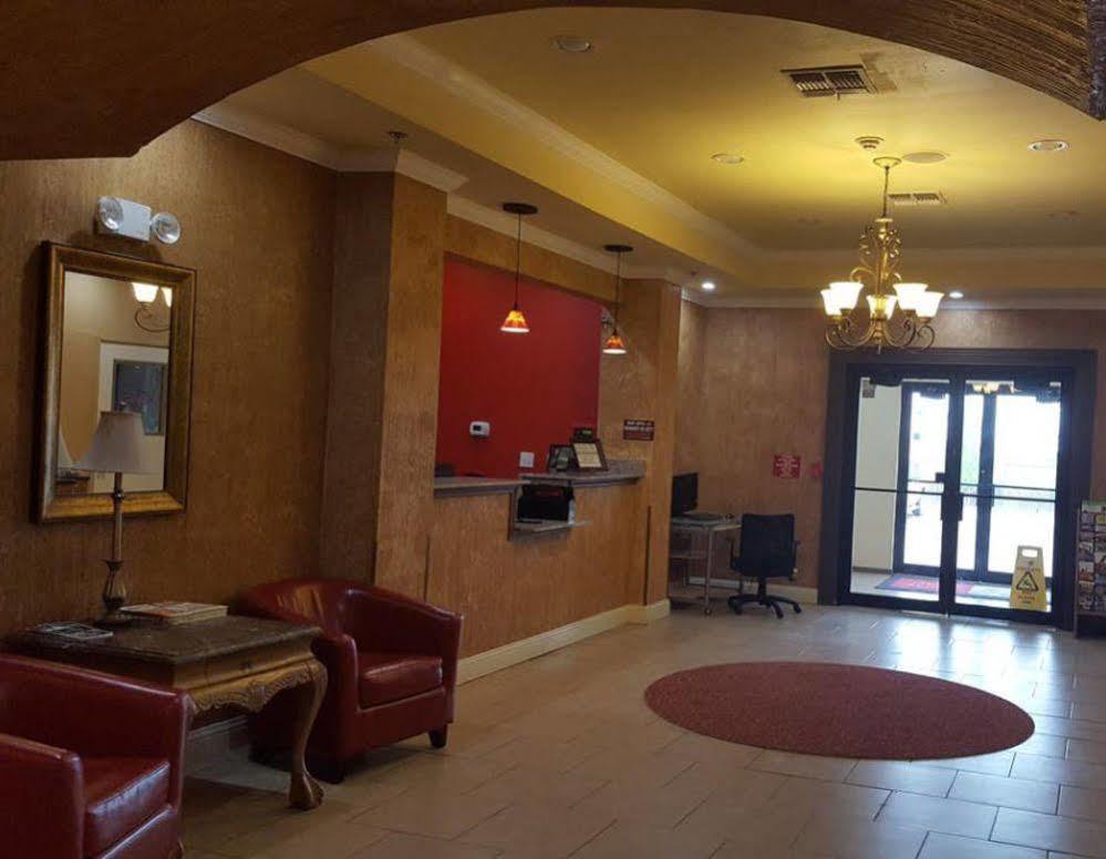 Reddy Hotel Plainview Exterior photo